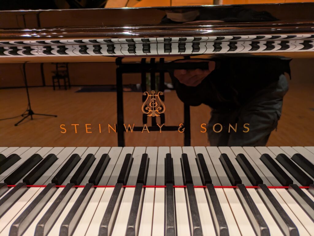 Steinway＆Sonsのマーク