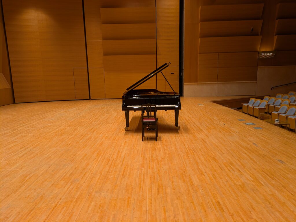 スタインウェイD274