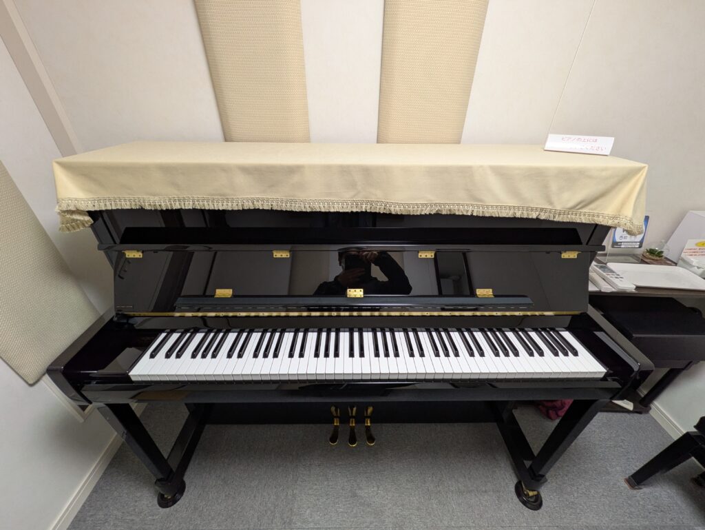 KAWAI アップライトピアノ正面から