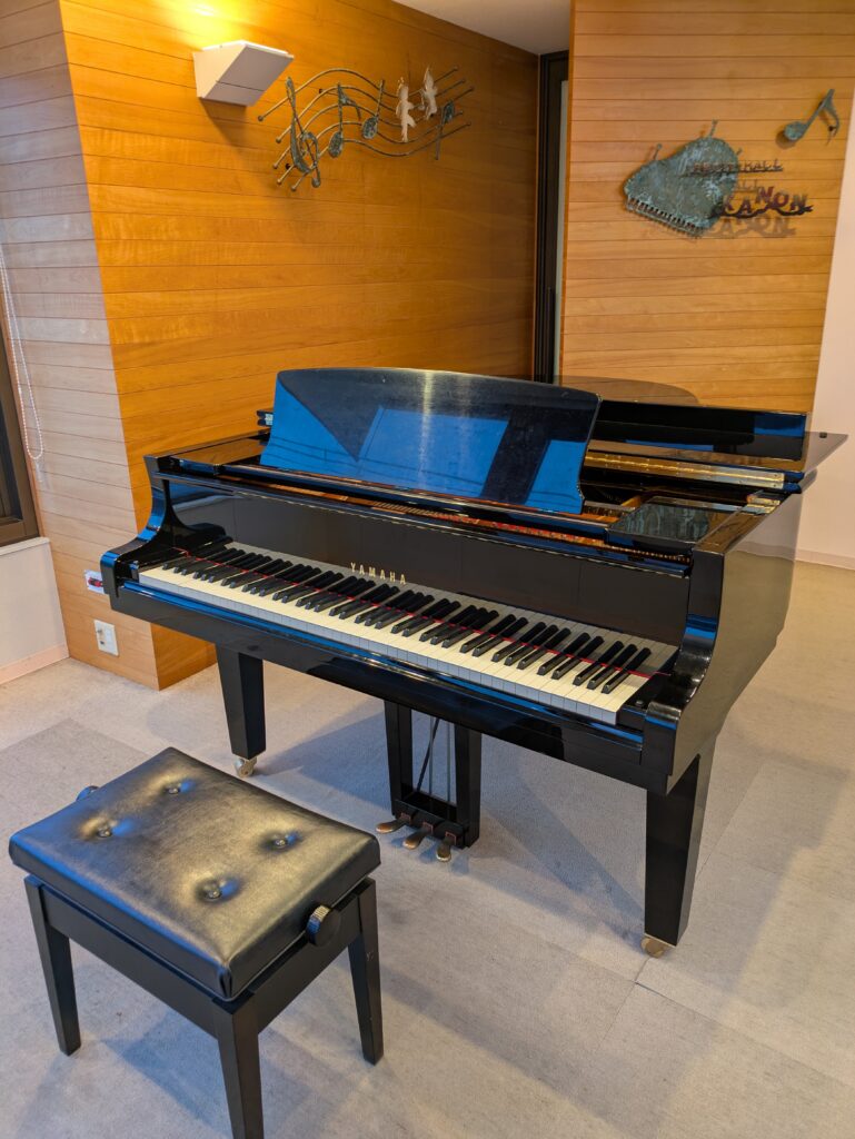 ヤマハグランドピアノC3 プチカノンホール、ミュージックドリーム音楽教室箕面教室